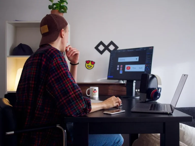 How Custom Mockups Enhance the Fashion Design Process