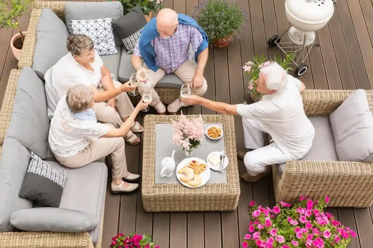 Top Features to Look for in a Retirement Community