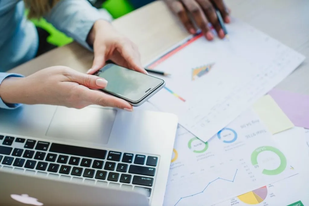 Ditch the Lag Achieving Real-Time Data Flow with a Mobile CRM in the Field