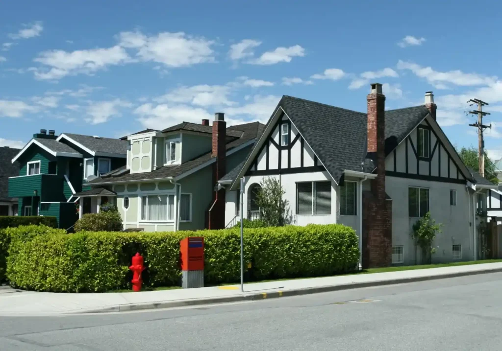 Evaluating the Strategic Value of Specialized Oversight in Real Estate