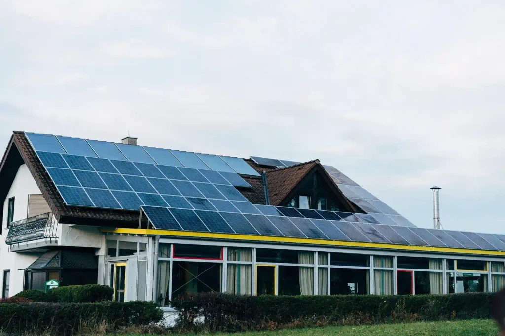 Sustainable Roofing Innovations in Eco-Friendly Materials